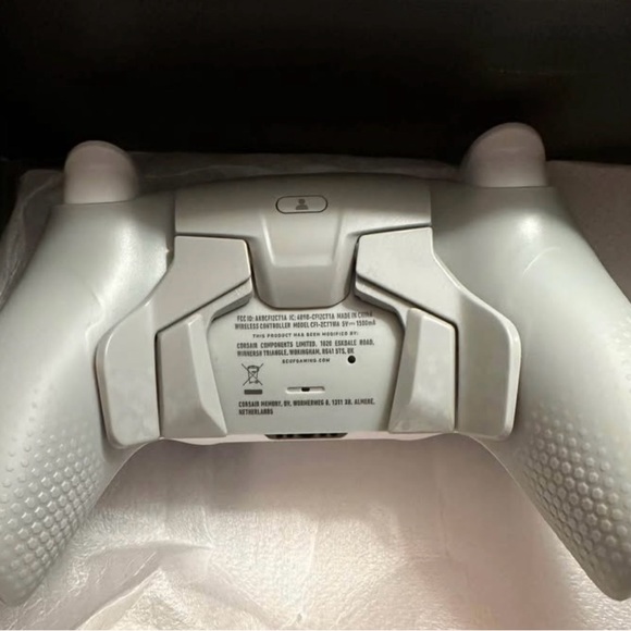 SCUF Custom PS5 Controller - Anime Design - Picture 8 of 13